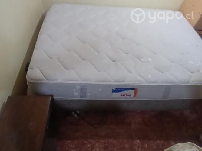 Cama americana 2 plaza y velador de madera