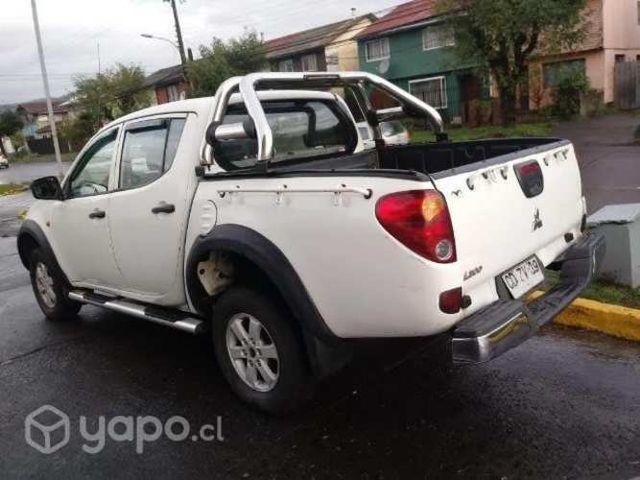 Camioneta mistsubishi L 200 4×4
