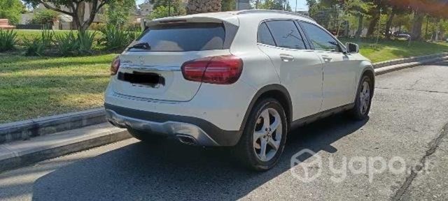 Vendo Mercedes-Benz GLA200 diesel