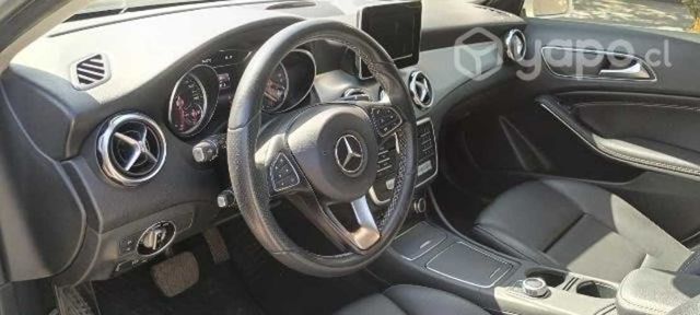 Vendo Mercedes-Benz GLA200 diesel