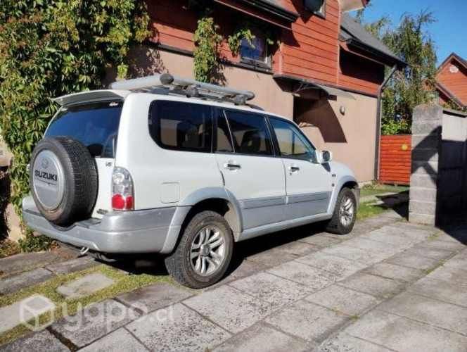 Suzuki grand nomade xl7 2004