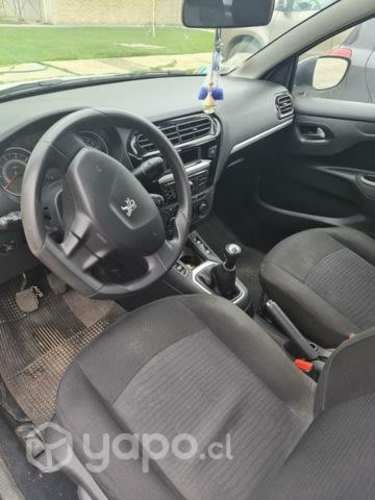 Peugeot 301 año 2015