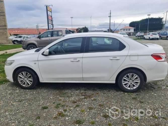Peugeot 301 año 2015