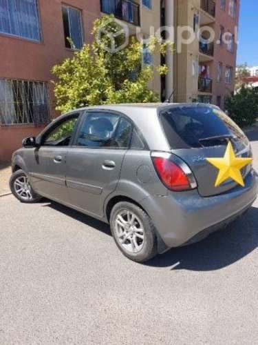 Se vende Kia rio 5 año 2011 aire acondicionado