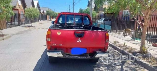 Camioneta Mitsubishi L