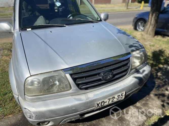 Vendo Jeep Suzuki gran nomade XL7 año 2004
