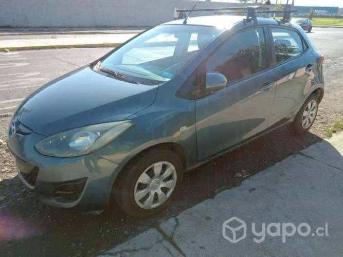 Vehículo MAZDA 2