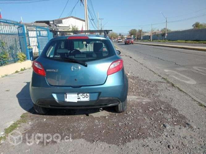 Vehículo MAZDA 2