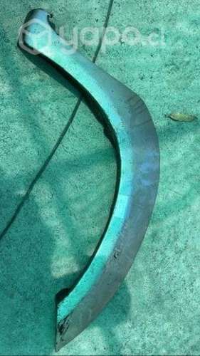 Moldura Toyota Hilux delantera 2018