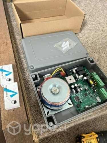 Central Brazo Batiente