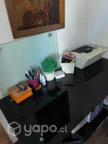 Venta de escritorio y comedor de madera