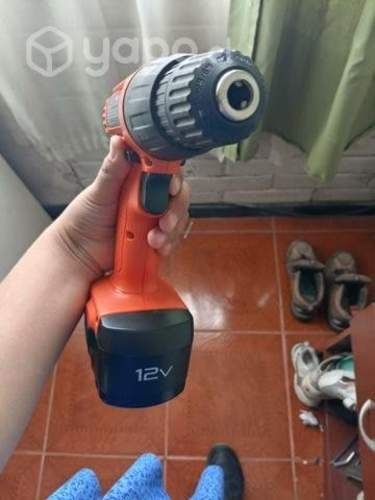 Taladro inalambrico con detalle