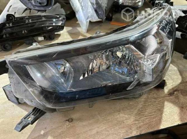 Óptico izquierdo Toyota hilux
