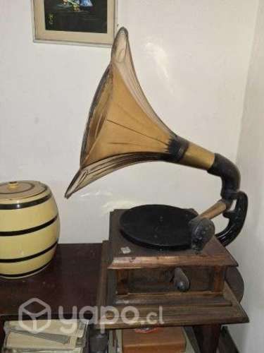 Vitrolas antiguas de principios del siglo pasado