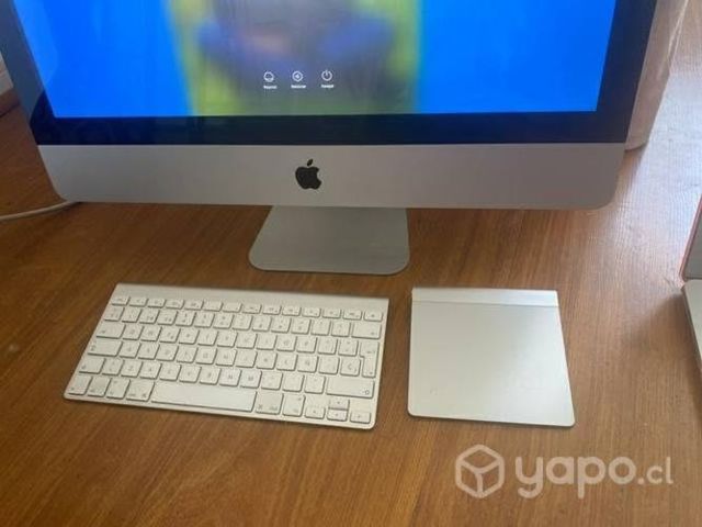 IMac con mouse y teclado