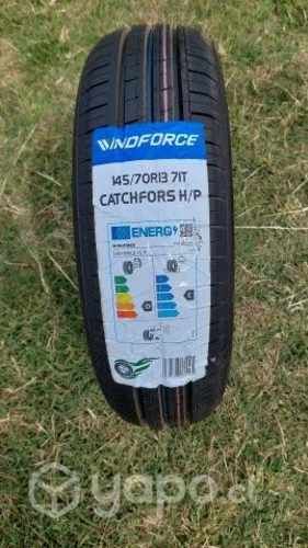 Neumáticos nuevos 145/70 R13 WINDFORCE