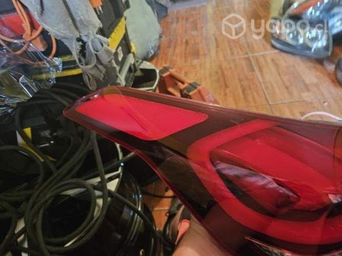 Foco costado izquierdo Genesis 2015 2019 nuevo ori