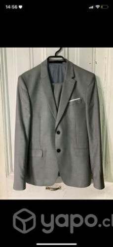 Terno gris Zara
