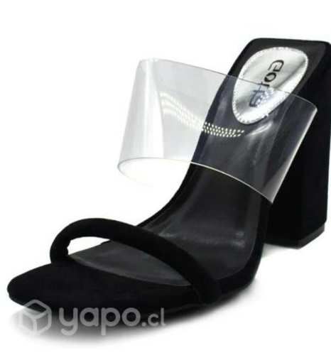 Zapatos de mujer de noche o gala usado