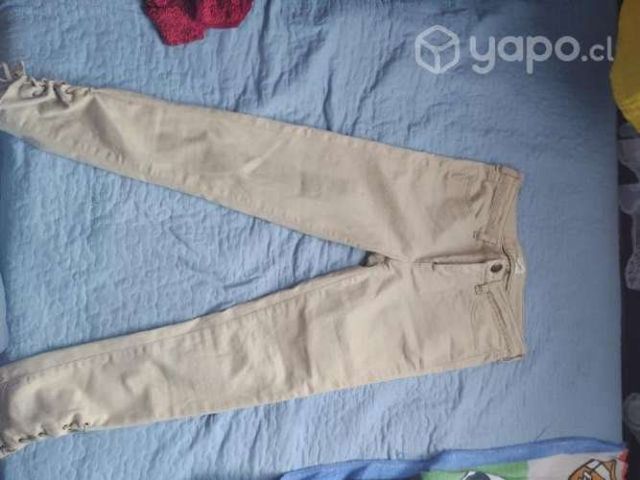 Se vende lote de ropa nueva para mujer conversable