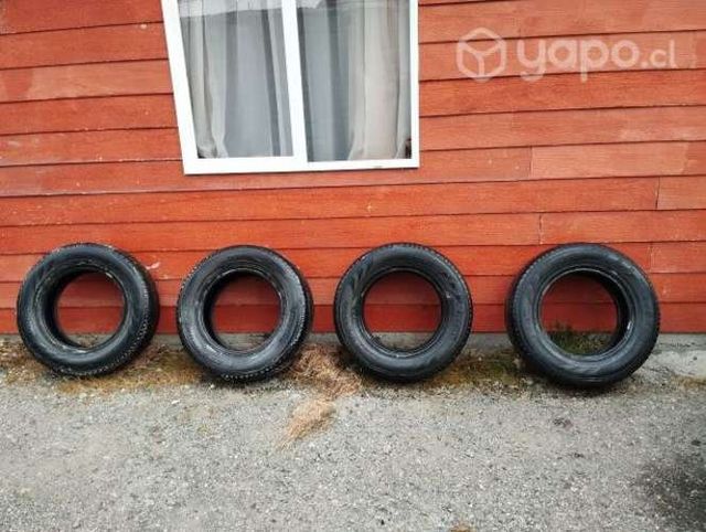 Vendo neumáticos aro 16.