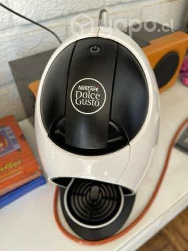 Máquina café Dolce gusto + caja cápsulas