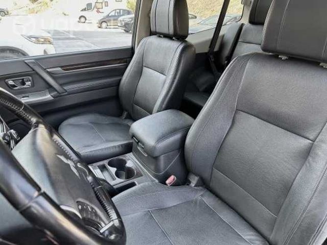 Mitsubishi montero 2015