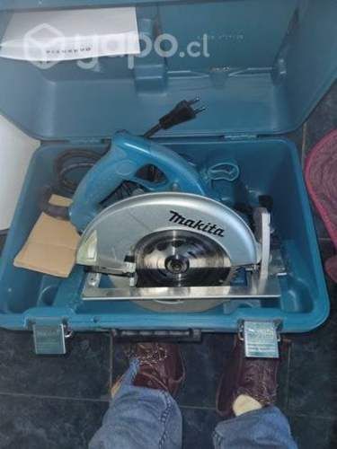 Cierra circular Makita.