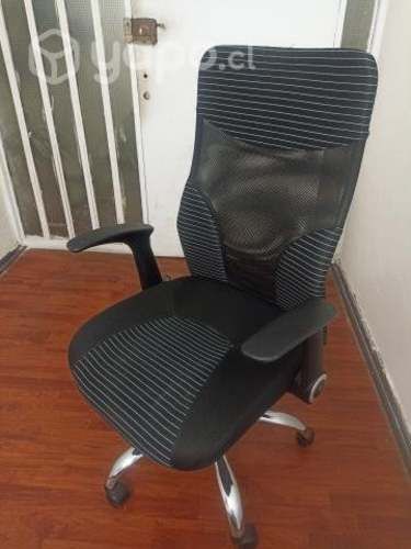 Silla ergonómica casi nueva