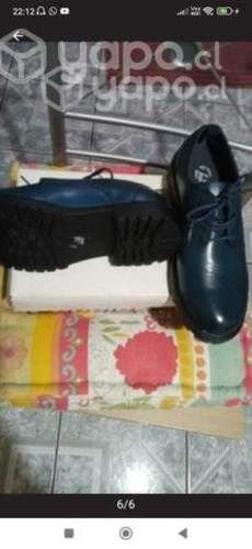 Zapatos de vestir de hombre.