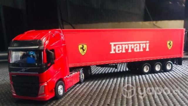 Camión a escala 1:64 metálico