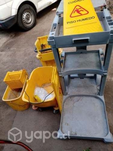 Herramientas para aseo en muy buen estado