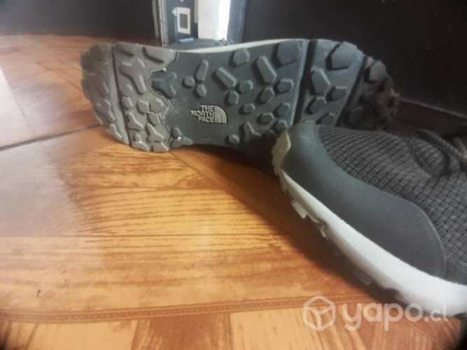 Zapatos de montaña North face impermeables (41)