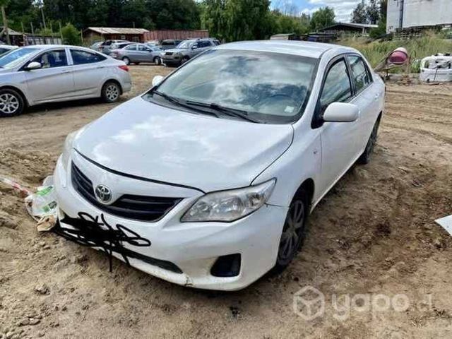 Capot Toyota corolla 2013