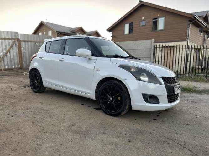 Suzuki Swift FULL 2012