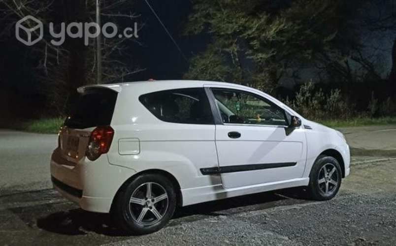 Chevrolet Aveo 2012 - Hatchback (conversable)