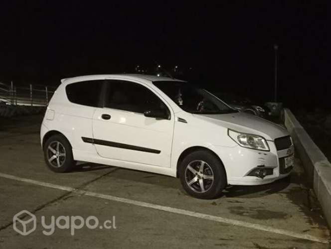 Chevrolet Aveo 2012 - Hatchback (conversable)