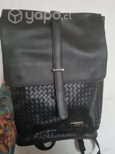 Mochila Unisex Madrid Negra Texturizada