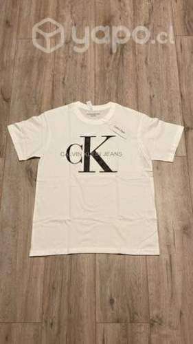 Polera Calvin Klein talla M