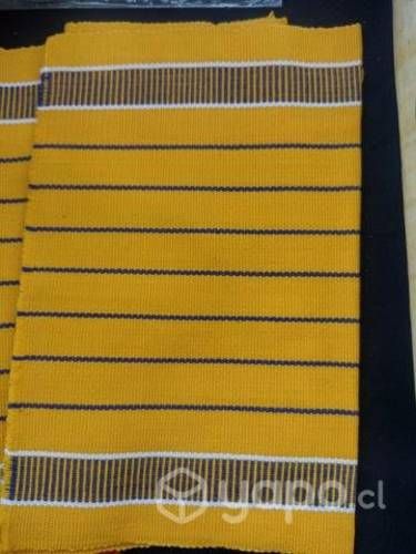 Individuales amarillo y servilletas azul