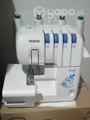 Maquina de coser overlock