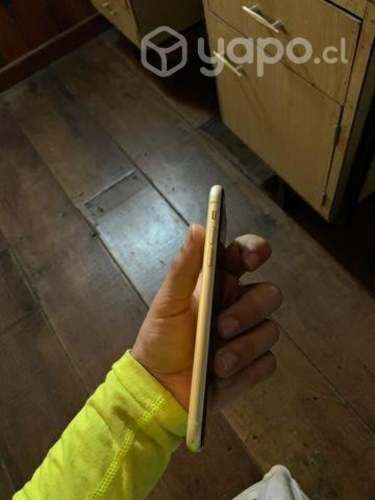 IPhone XR amarillo