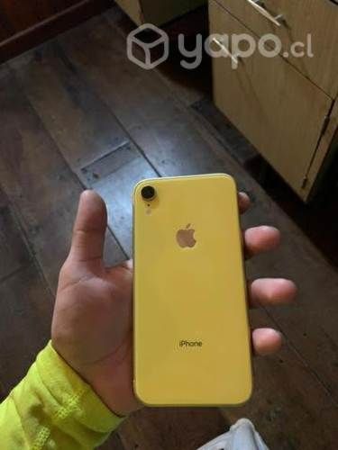 IPhone XR amarillo