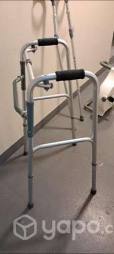 Dos muletas,alzabaño,burrito