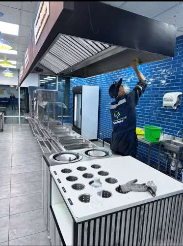 Auxiliar de aseo Industrial