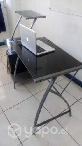 Escritorio de vidrio más silla de oficina