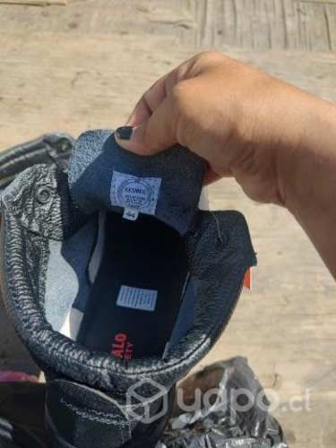 Se vende zapatos de seguridad