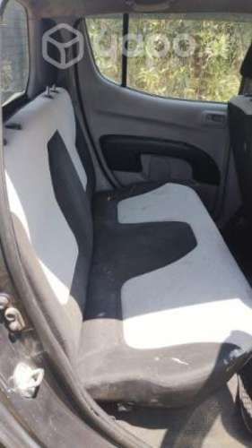 Camioneta Mitsubishi L200 2014