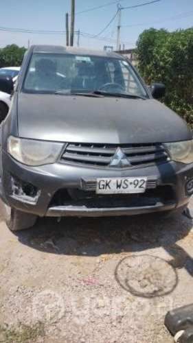 Camioneta Mitsubishi L200 2014