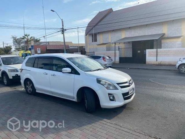 Se vende Mazda MPV 2010 en excelente estado motor